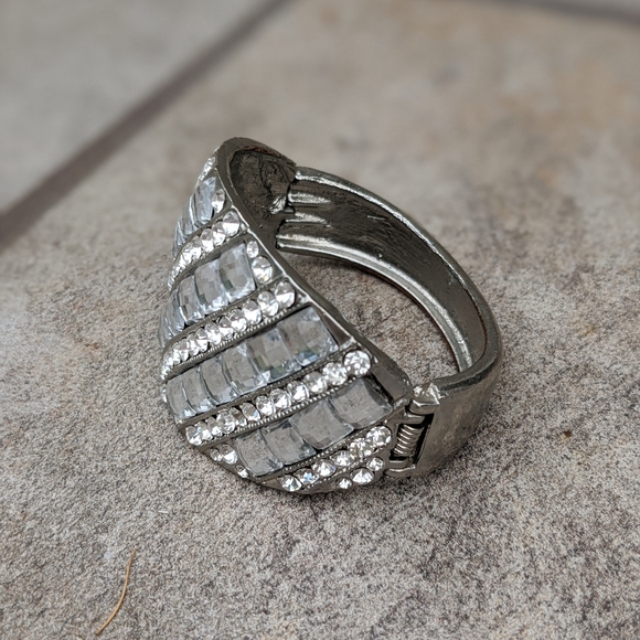 💕Host Pick💕 Bling Cocktail Bracket Bracelet - Picture 6 of 9